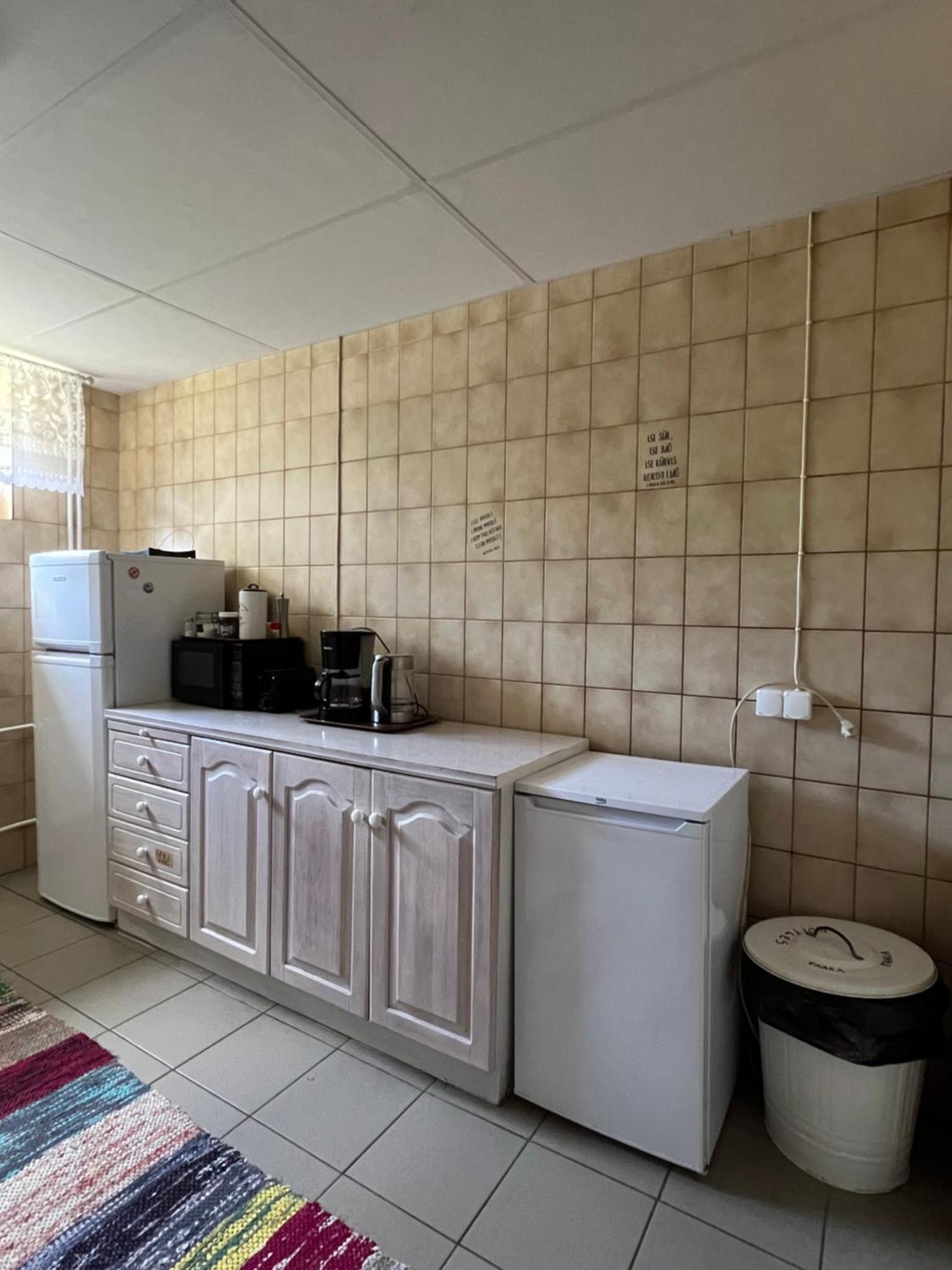 Kihnu Sadama Öömaja Hotel Lemsi Bagian luar foto