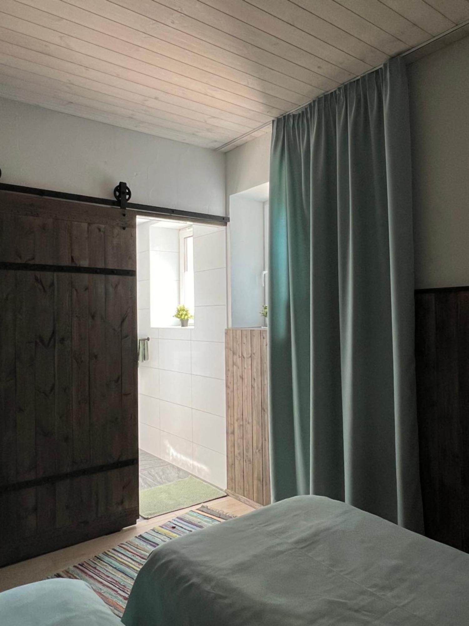 Kihnu Sadama Öömaja Hotel Lemsi Bagian luar foto
