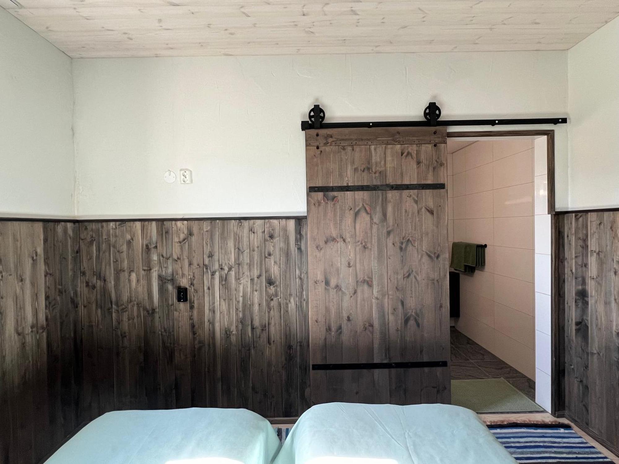 Kihnu Sadama Öömaja Hotel Lemsi Bagian luar foto