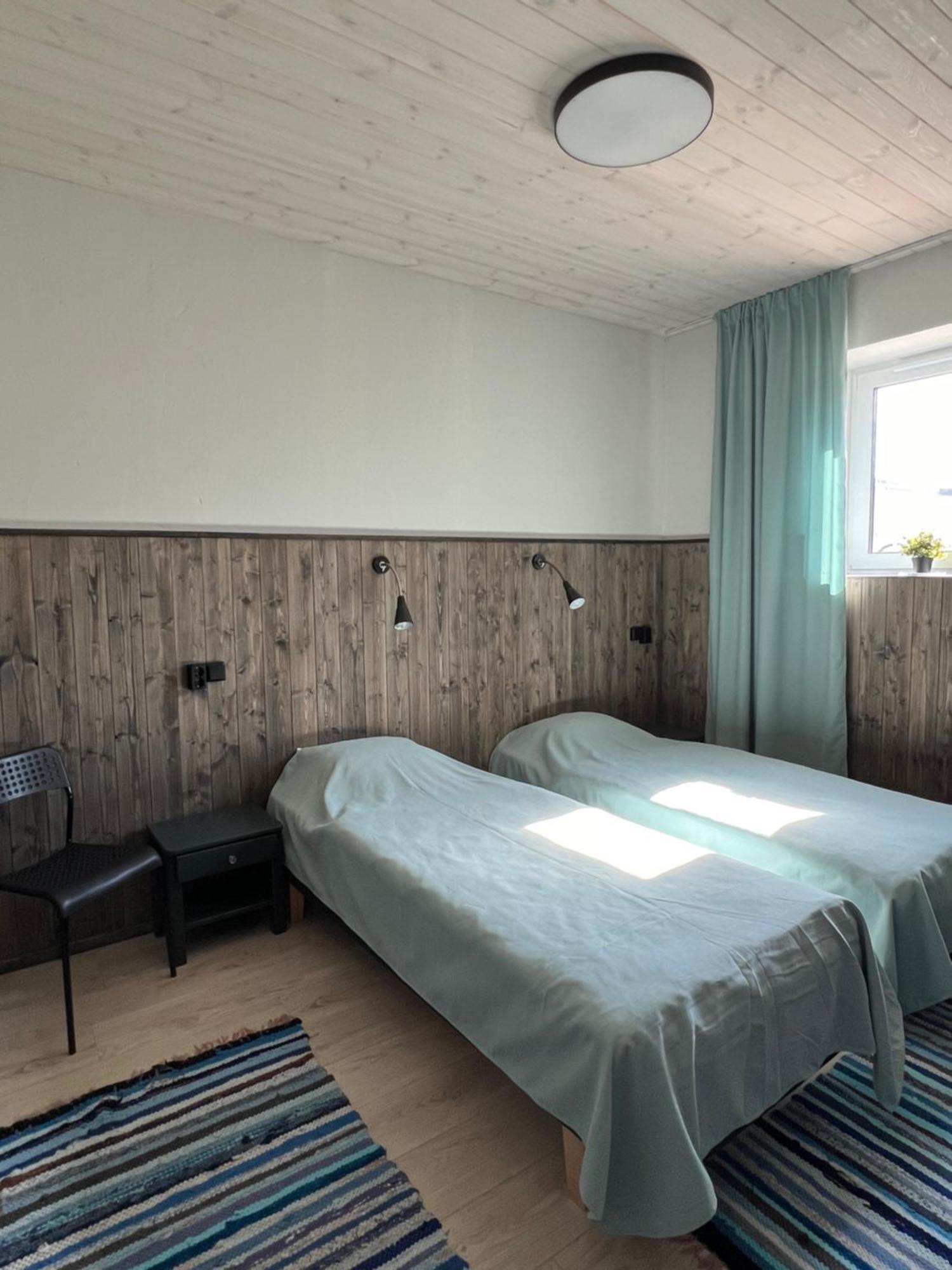 Kihnu Sadama Öömaja Hotel Lemsi Bagian luar foto