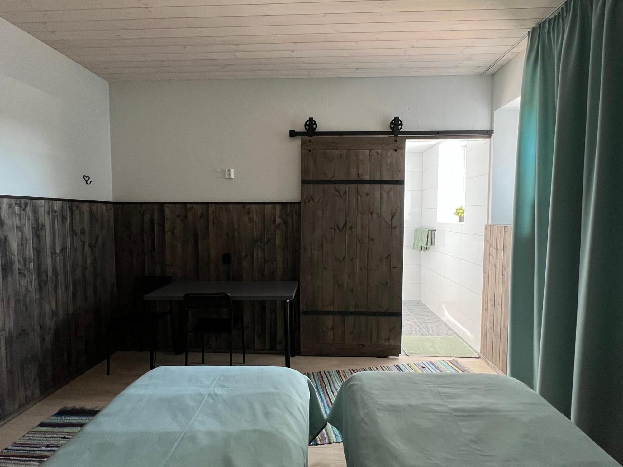 Kihnu Sadama Öömaja Hotel Lemsi Bagian luar foto