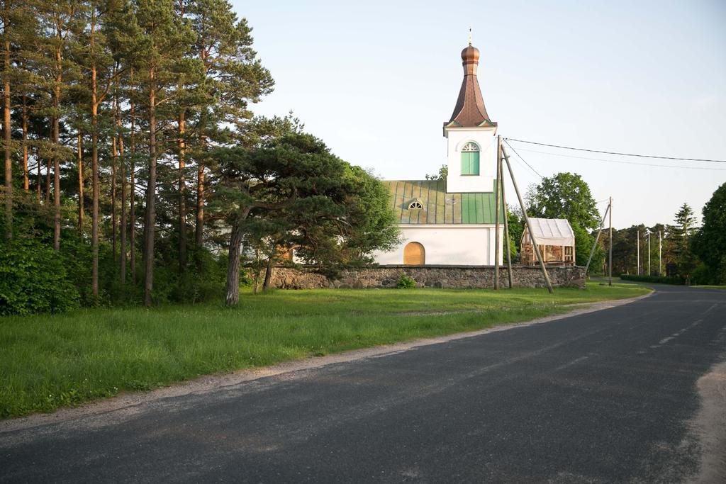 Kihnu Sadama Öömaja Hotel Lemsi Bagian luar foto