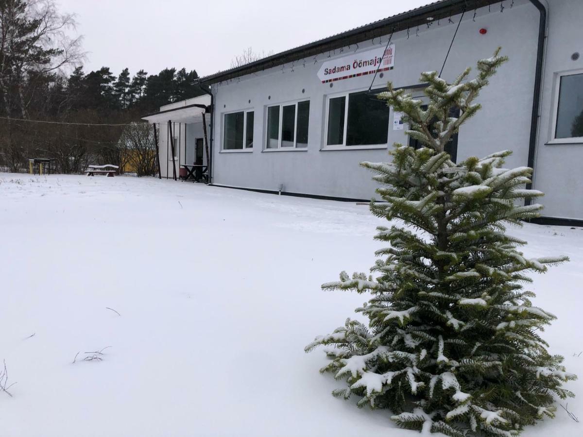 Kihnu Sadama Öömaja Hotel Lemsi Bagian luar foto